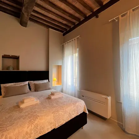 Appartamento Via Roma 41-dentro Le Mura *